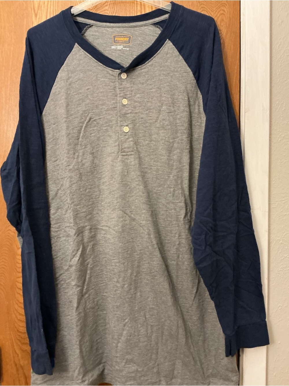 The Foundry Supply Co. Men's Raglan Henley in Heather Gray and Navy